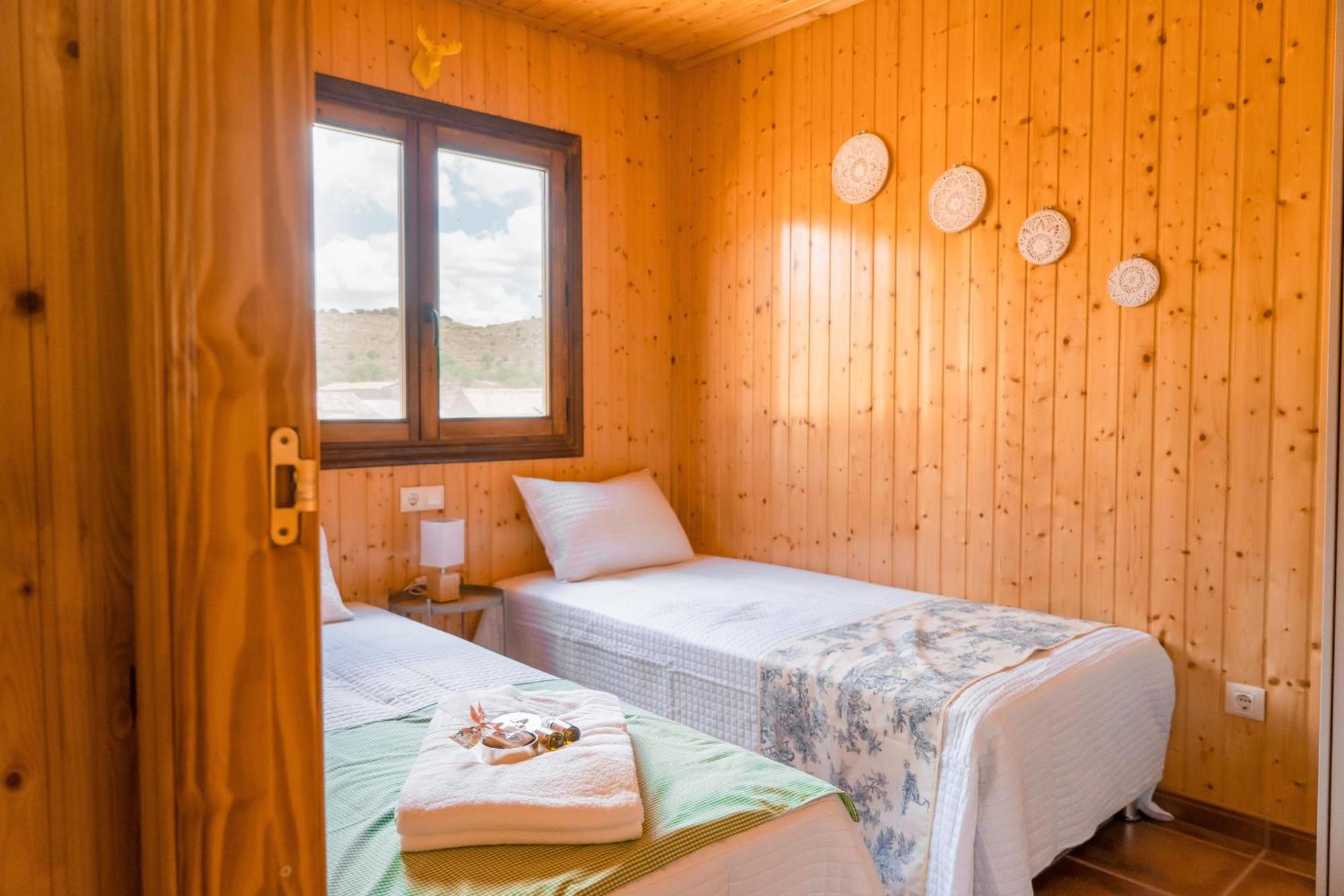Aldea Los Odres - Cabanas De Madera De 1ª Con Piscina Privada Y Bbq En La Puerta Moratalla  Bilik gambar